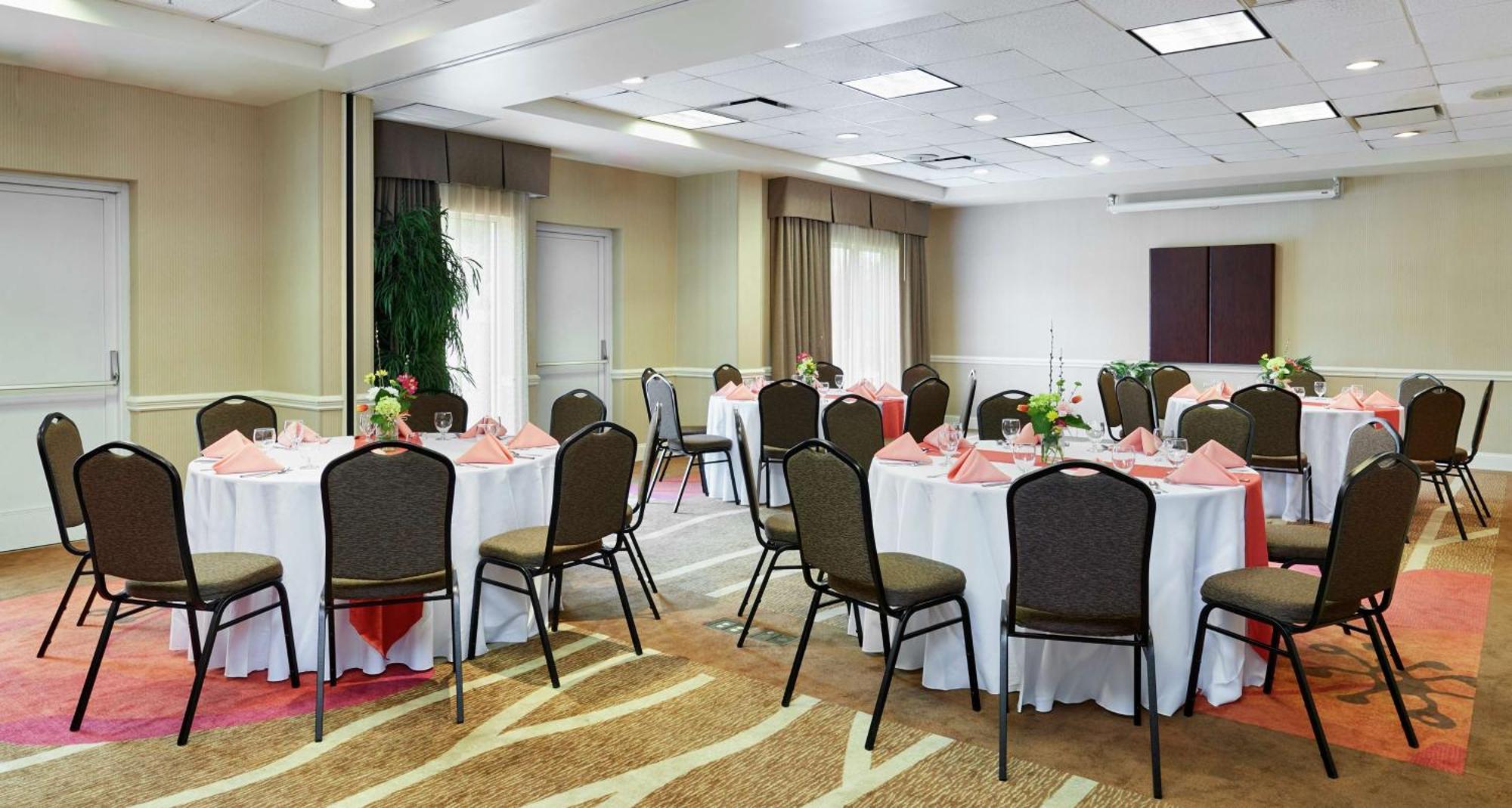 Hilton Garden Inn Charlotte North Bagian luar foto