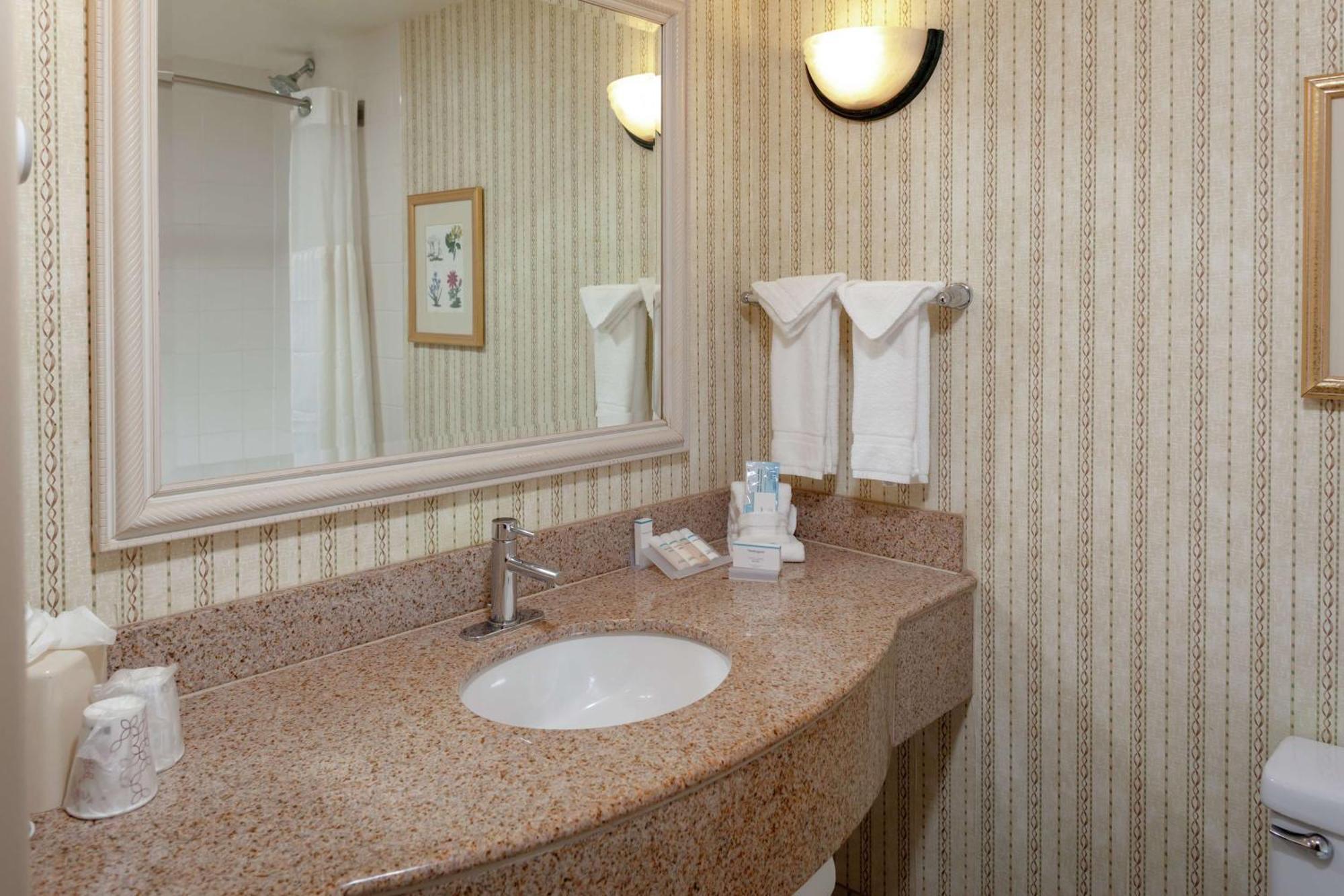 Hilton Garden Inn Charlotte North Bagian luar foto