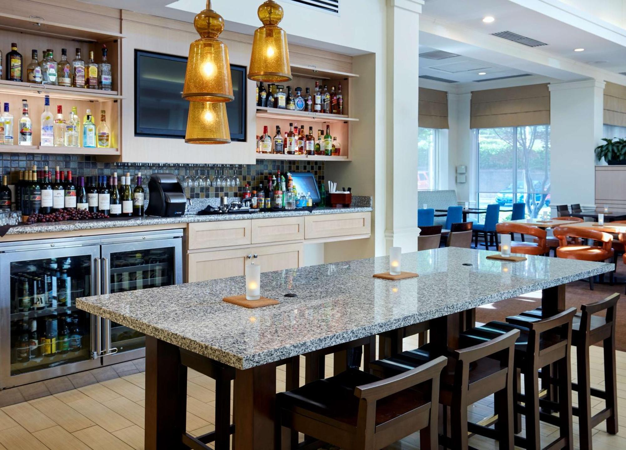 Hilton Garden Inn Charlotte North Bagian luar foto