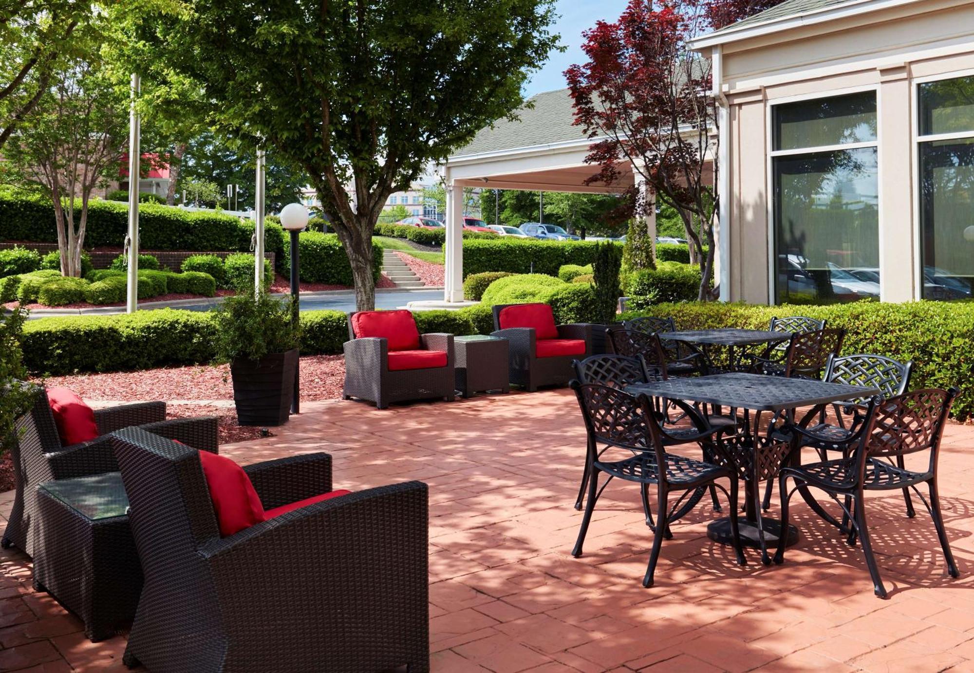 Hilton Garden Inn Charlotte North Bagian luar foto